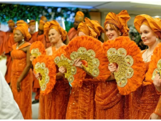 bridesmaids-at-wedding-reception-london