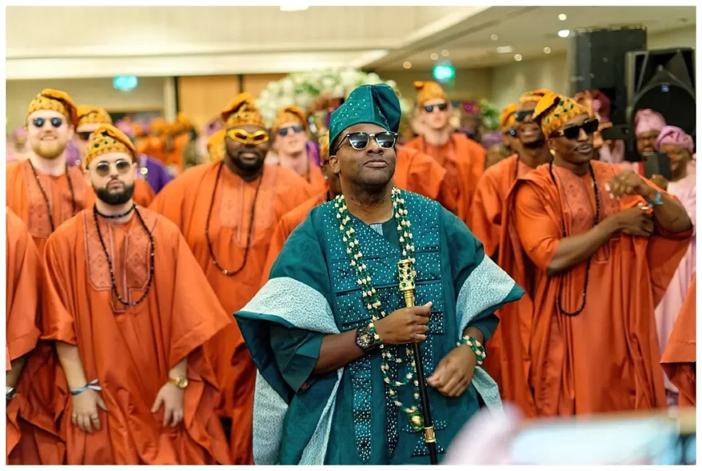 documentary-groom-dancing-in-wedding-receptiondocumentary-groom-dancing-in-wedding-reception