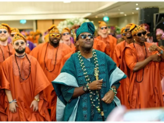 documentary-groom-dancing-in-wedding-receptiondocumentary-groom-dancing-in-wedding-reception