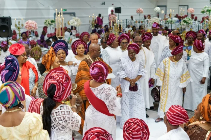 mayfair-venue-london-nigerian-wedding-crowd-celebration